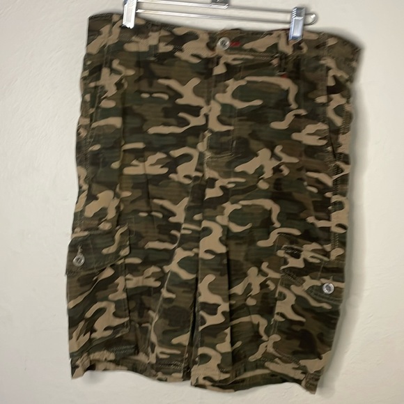 Tony Hawk Other - Tony Hawk shorts Men’s camo camouflage cargo rip stop fabric size 33 Inseam 11”